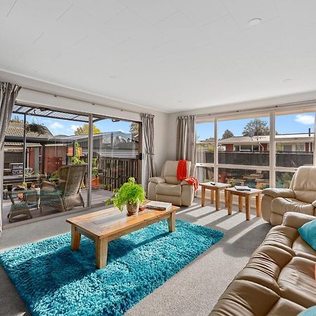 Leave Of Absence - Christchurch Holiday Home ภายนอก รูปภาพ