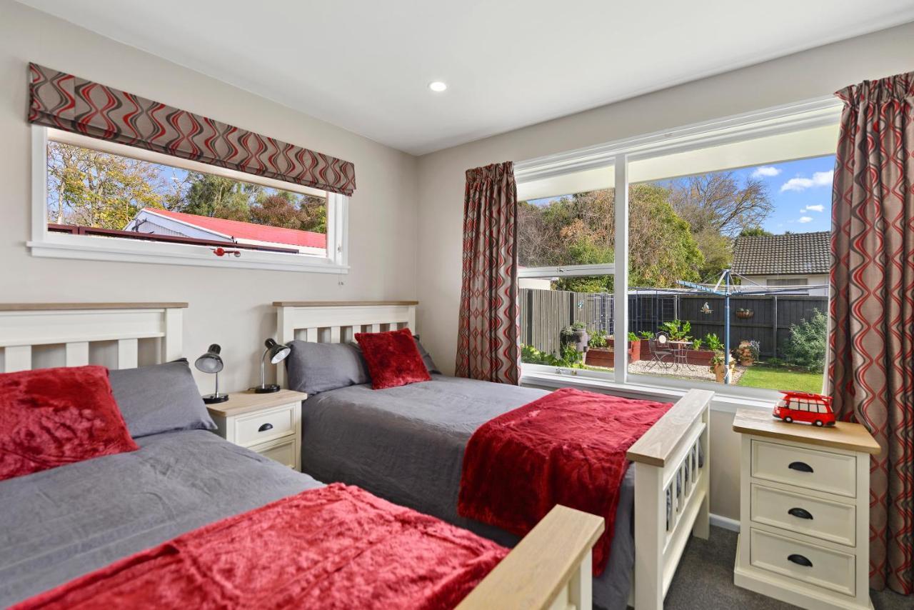 Leave Of Absence - Christchurch Holiday Home ภายนอก รูปภาพ