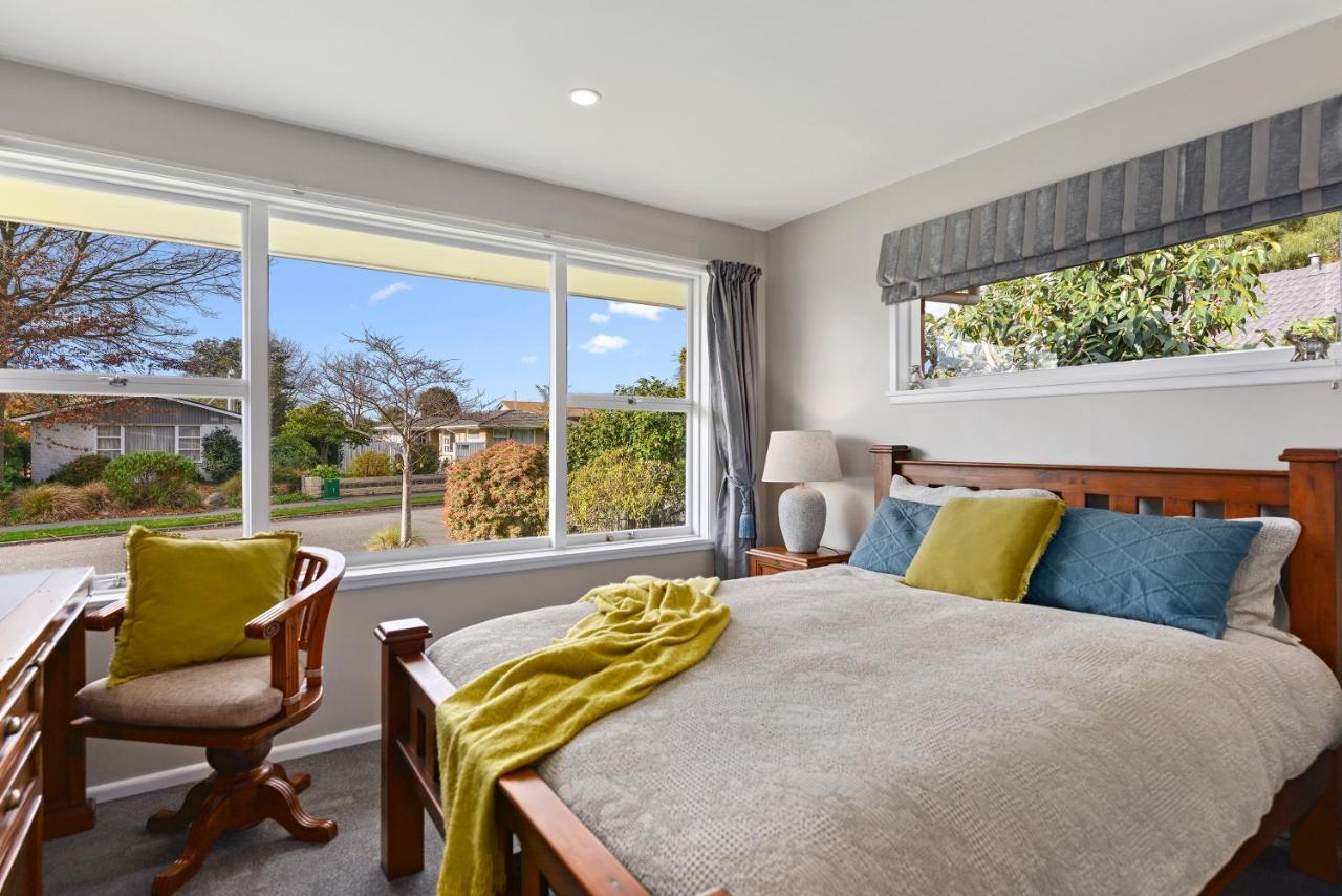 Leave Of Absence - Christchurch Holiday Home ภายนอก รูปภาพ