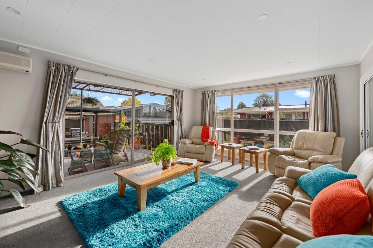Leave Of Absence - Christchurch Holiday Home ภายนอก รูปภาพ