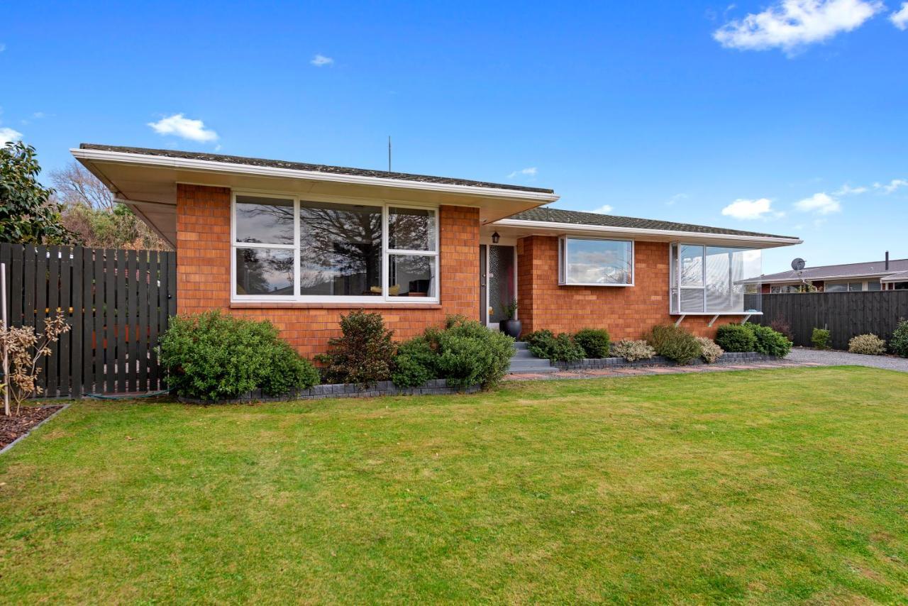 Leave Of Absence - Christchurch Holiday Home ภายนอก รูปภาพ